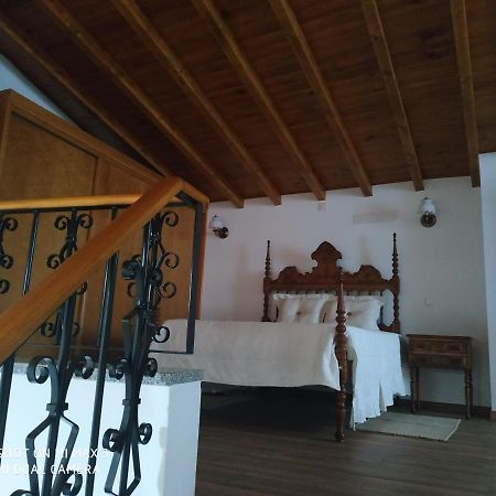 Retiro Do Cacador Villa เรเกงกุส ดิ มอนซารัซ ภายนอก รูปภาพ